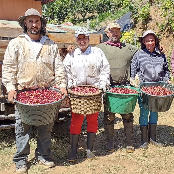 From Left to Right: Jonas Leiva, Irene Leiva, Franklin Leiva, Deini Leiva